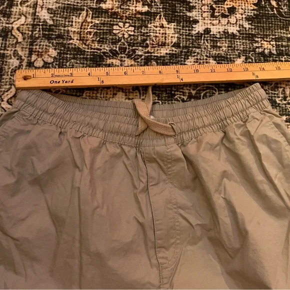 FRAME Poplin Trouser In Light Grey - Picture 8 of 9